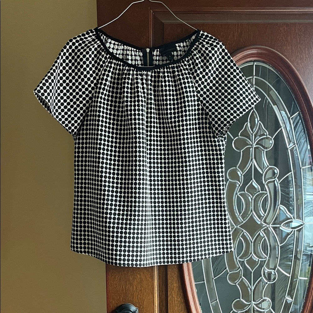 Chic Black and White Geometric Top